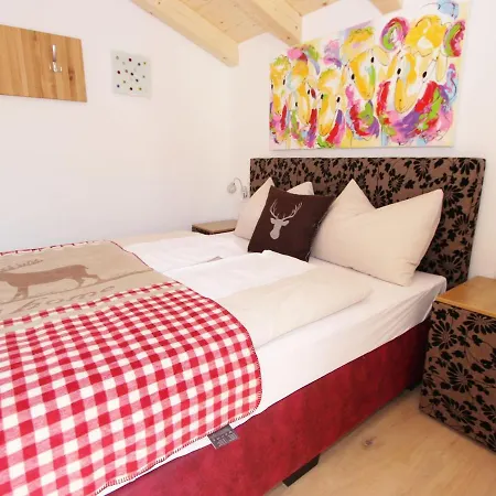 Spacious Chalet In With Jacuzzi Σαλέ Kaprun