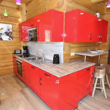 Spacious Chalet In With Jacuzzi *