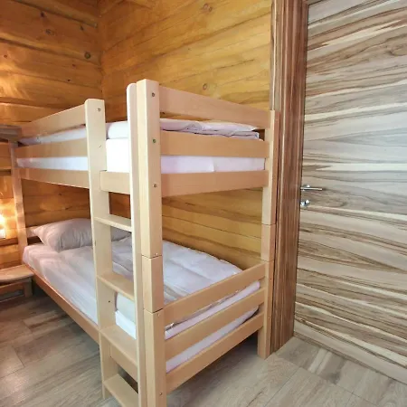 Spacious Chalet In With Jacuzzi Kaprun